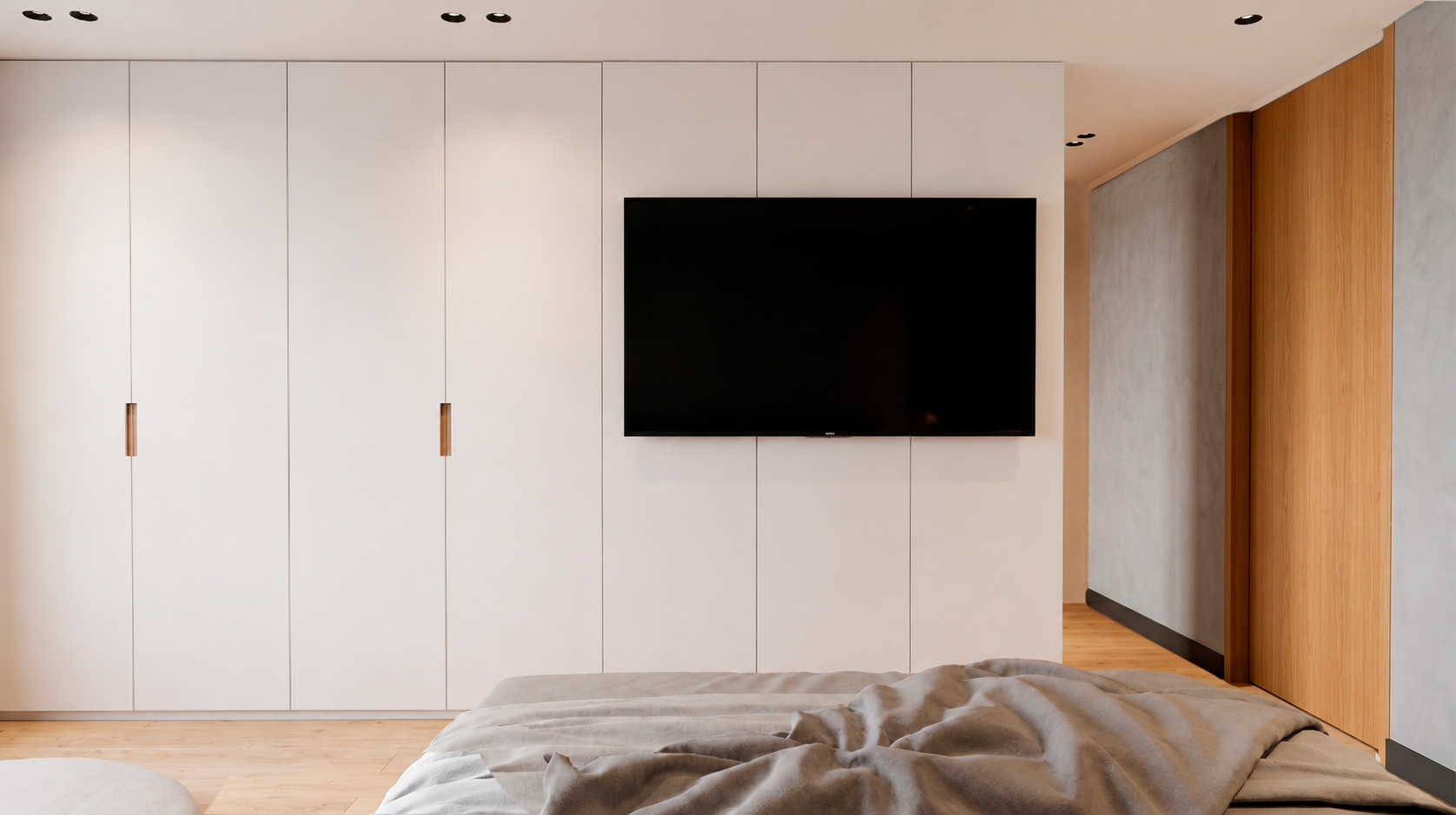 Habitación principal — muro de TV y closet
